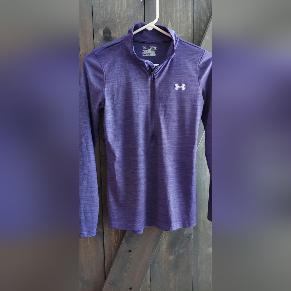 Under Armour Womens XS  Long Sleeve Shirt